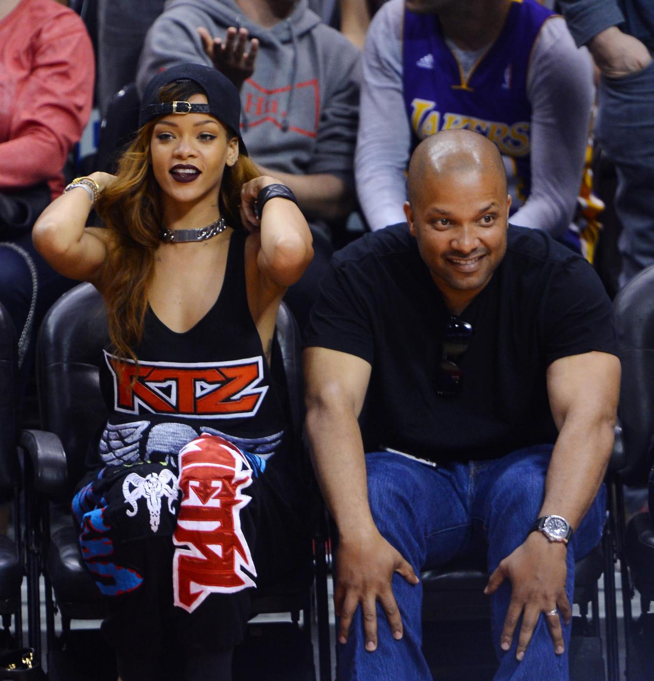Rihanna tifosa al derby tra Lakers e Clippers01