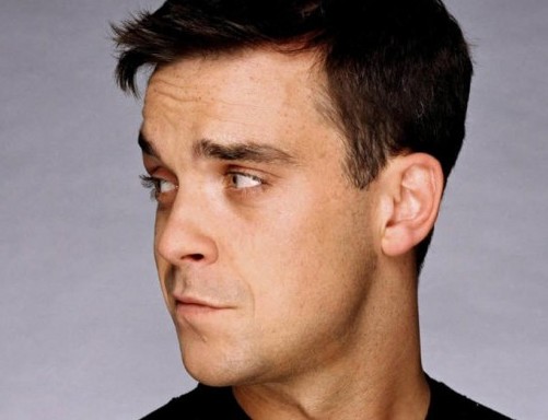 Robbie Williams, show da musical e duetto col padre