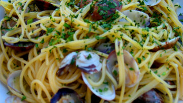 Ricette di primi: spaghetti alle vongole, un classico della cucina italiana