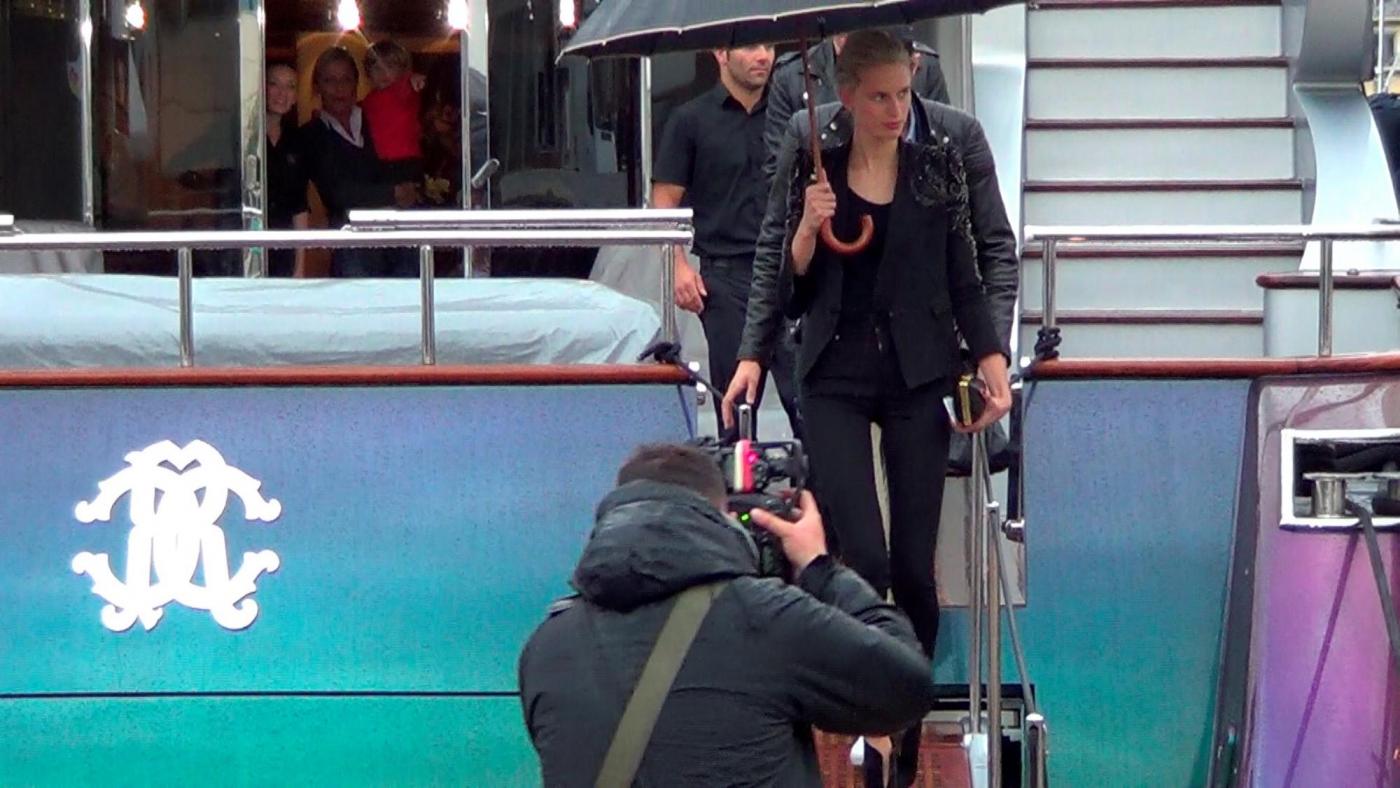 Karolina Kurkova, servizio fotografico sullo yatch di Roberto Cavalli08