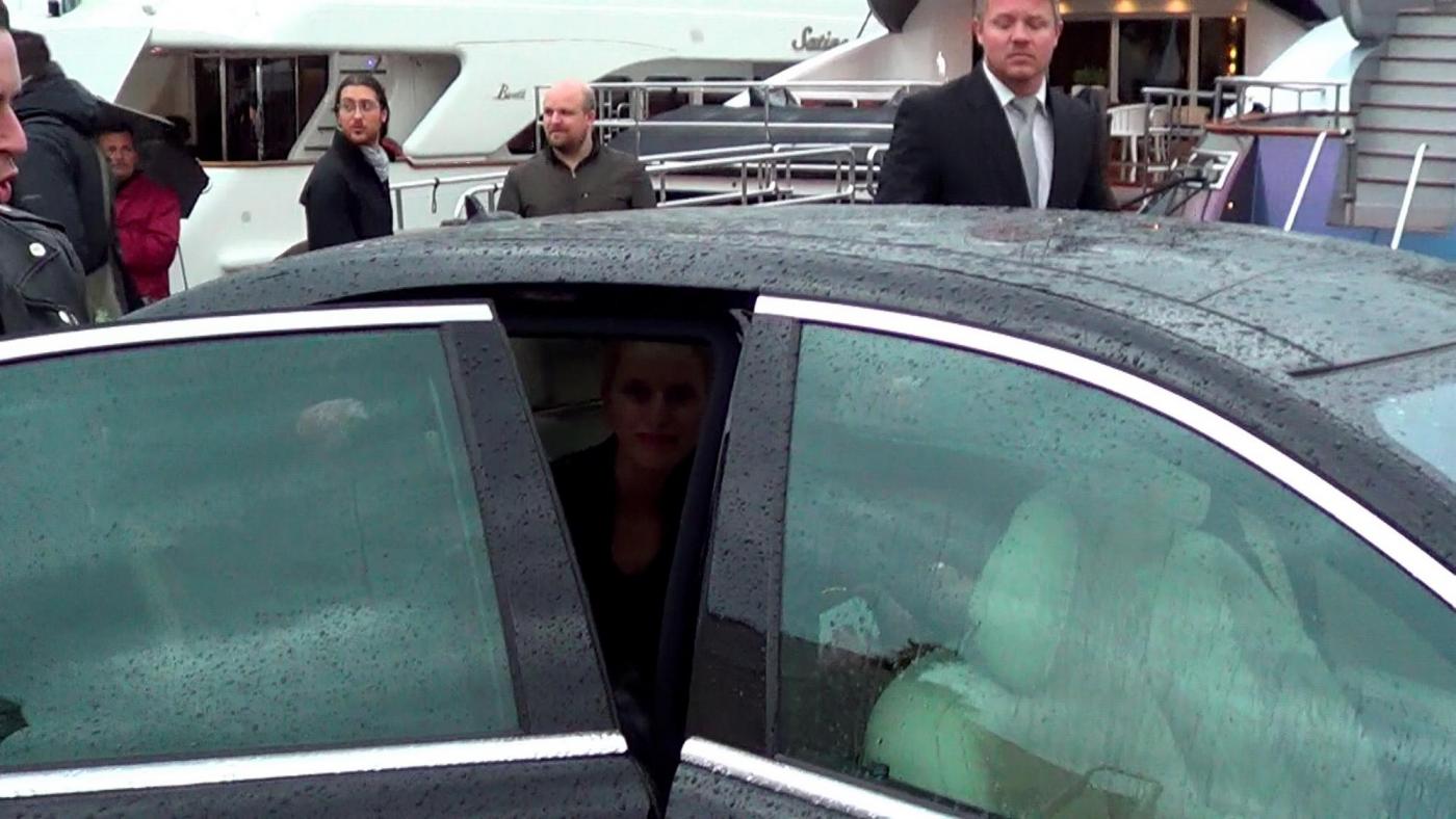 Karolina Kurkova, servizio fotografico sullo yatch di Roberto Cavalli08