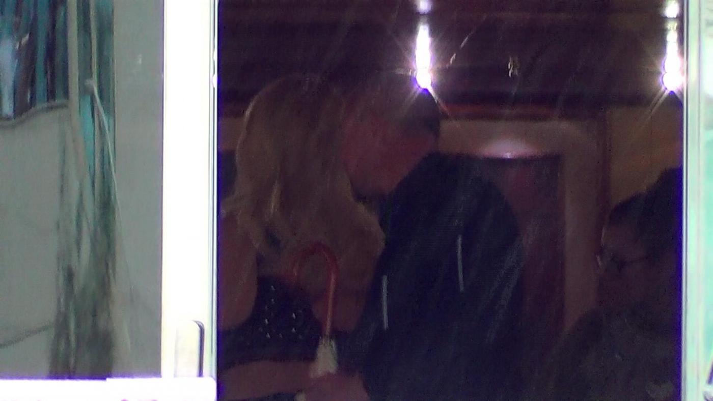 Karolina Kurkova, servizio fotografico sullo yatch di Roberto Cavalli08