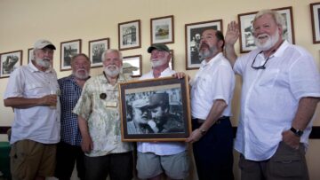 Cinque "cloni" di Ernest Hemingway all'Avana01