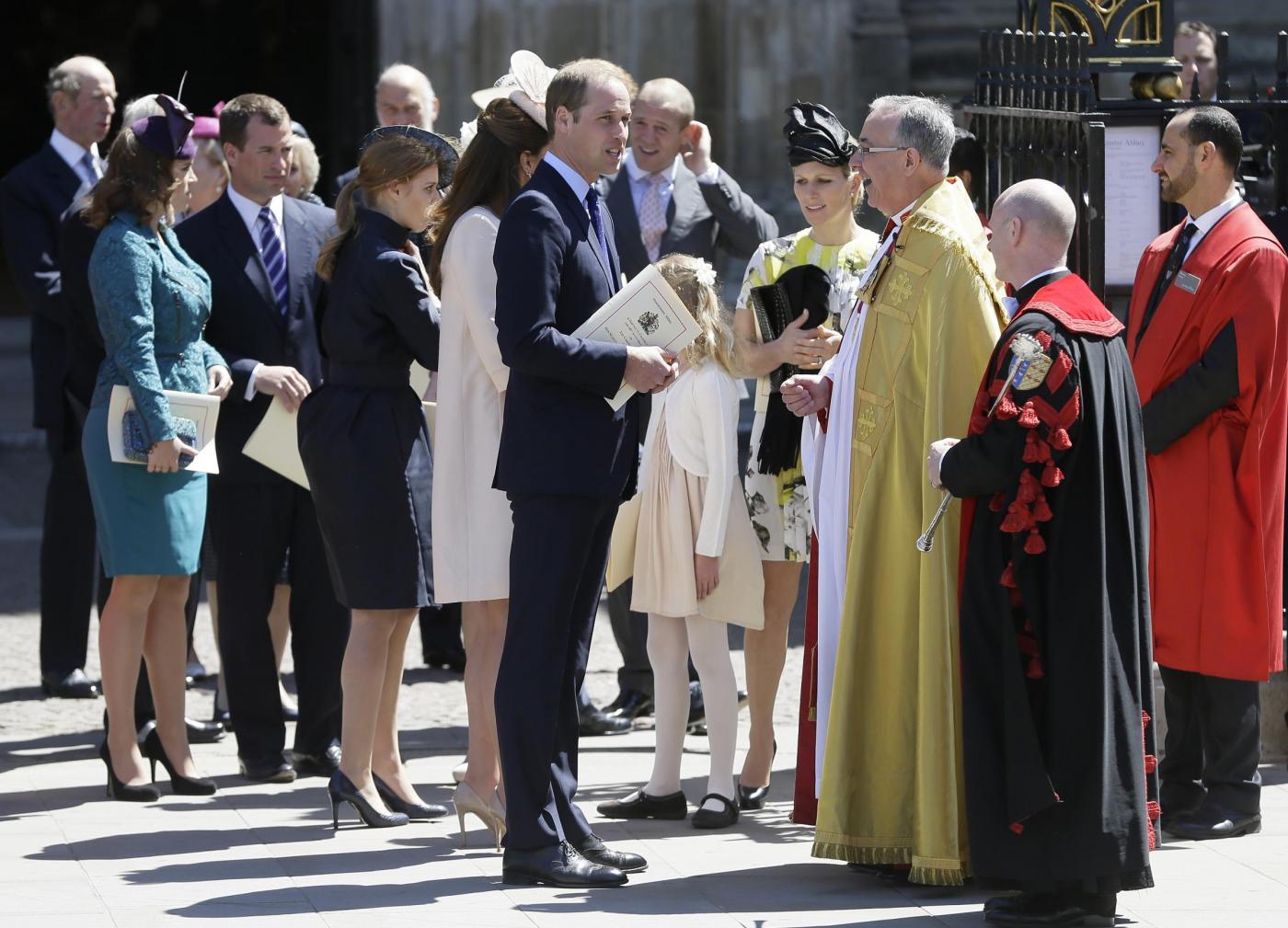 Kate Middleton con il pancione alla festa della nonna Elisabetta 09