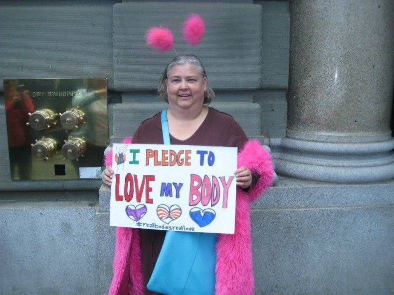 San Francisco, sit-in in intimo con i corpi veri contro Victoria' Secret 08