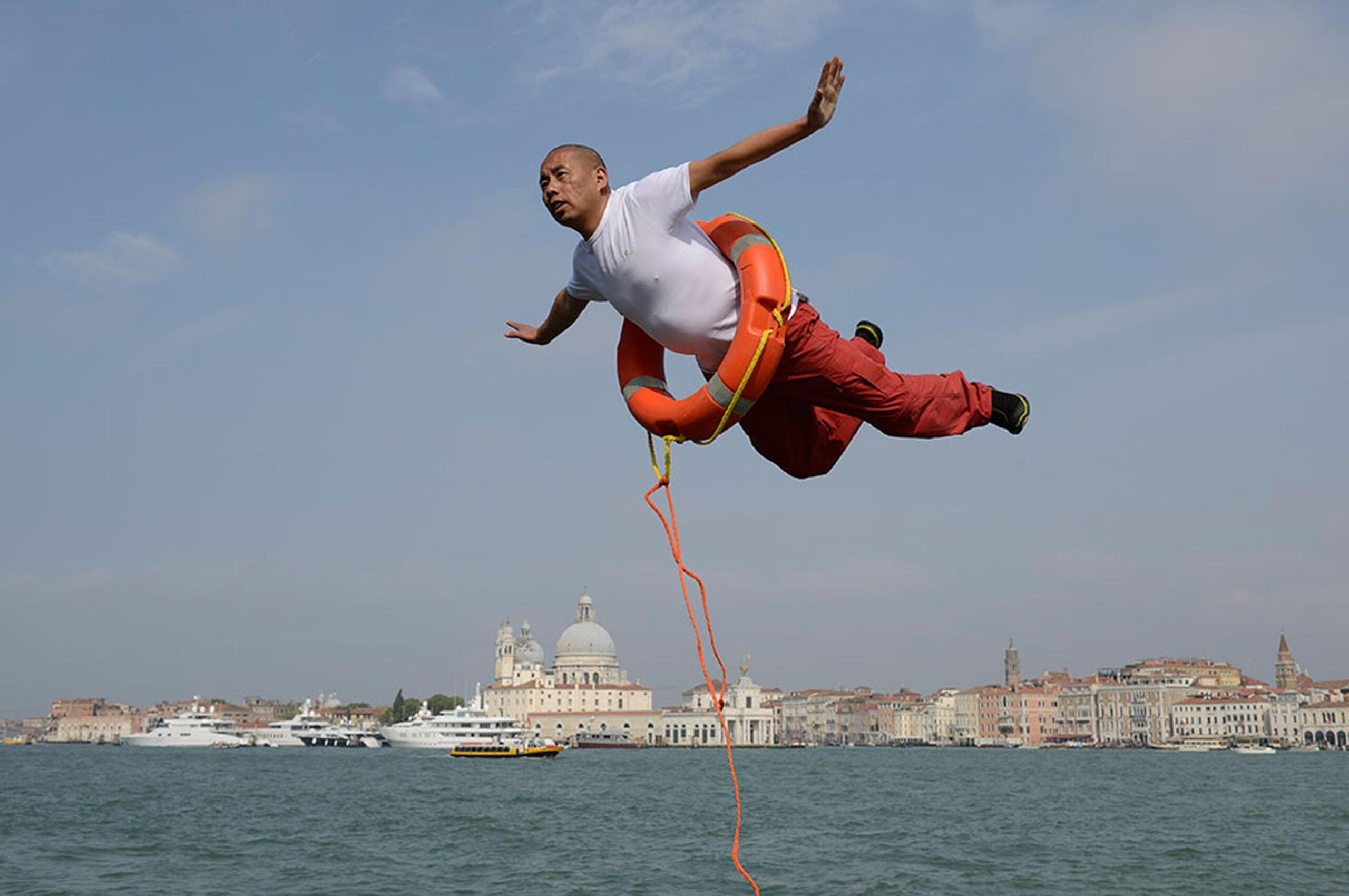 Biennale: Li Wei, 5 foto volo su Venezia01