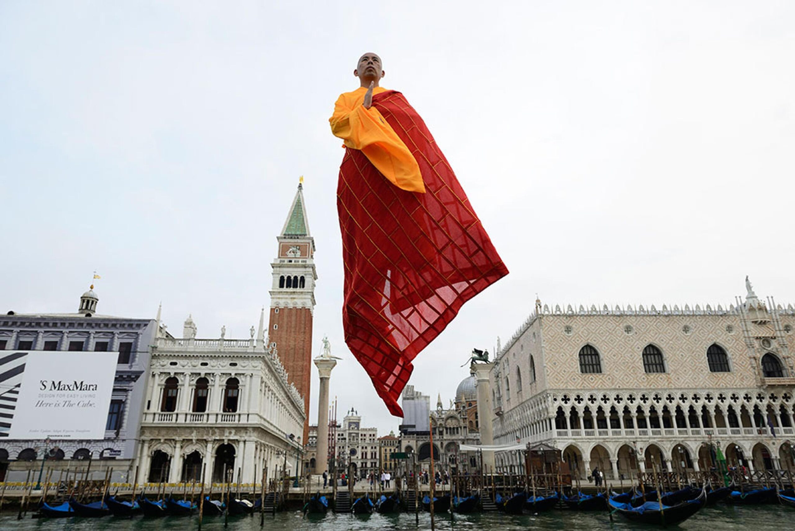 Biennale: Li Wei, 5 foto volo su Venezia05