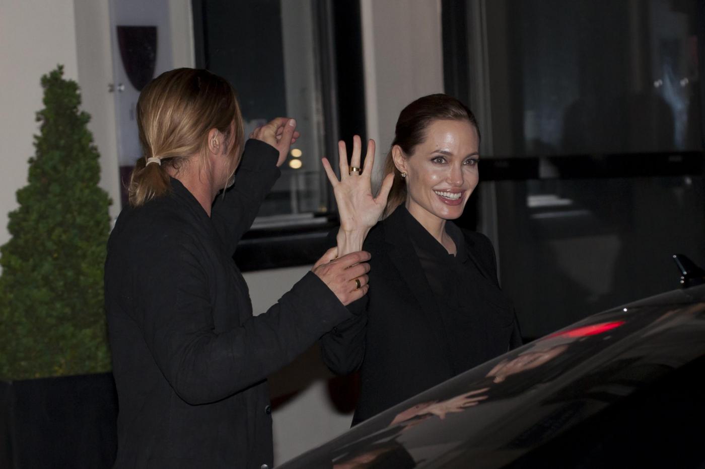 Angelina Jolie compie gli anni01