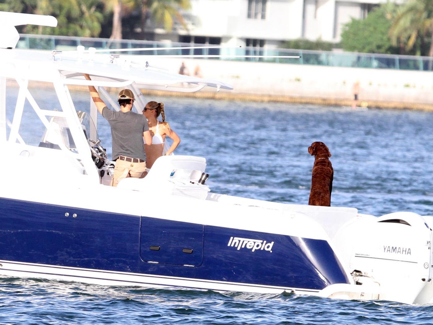 Enrique Iglesias e Anna Kournikova sullo yacht07