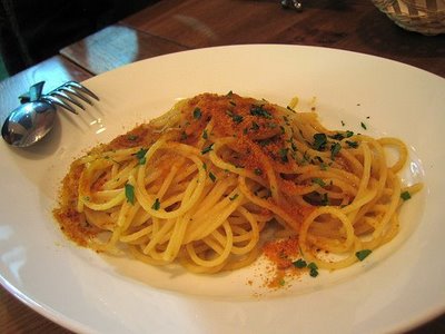 Ricette di primi: spaghetti con la bottarga