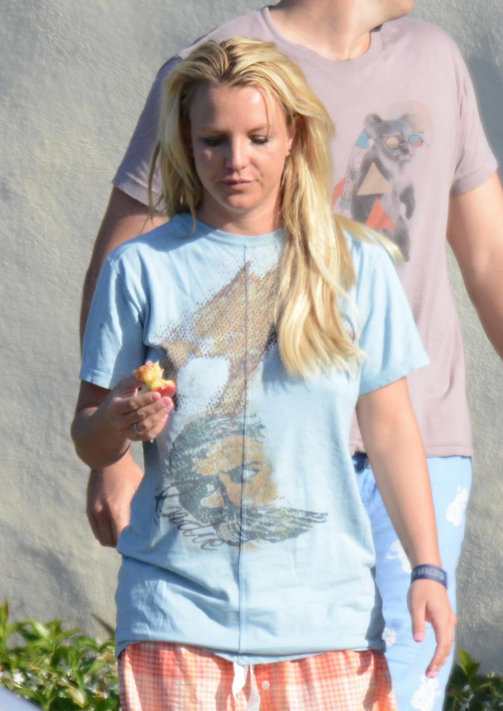 Britney Spears in vacanza con il fidanzato David Lucado02