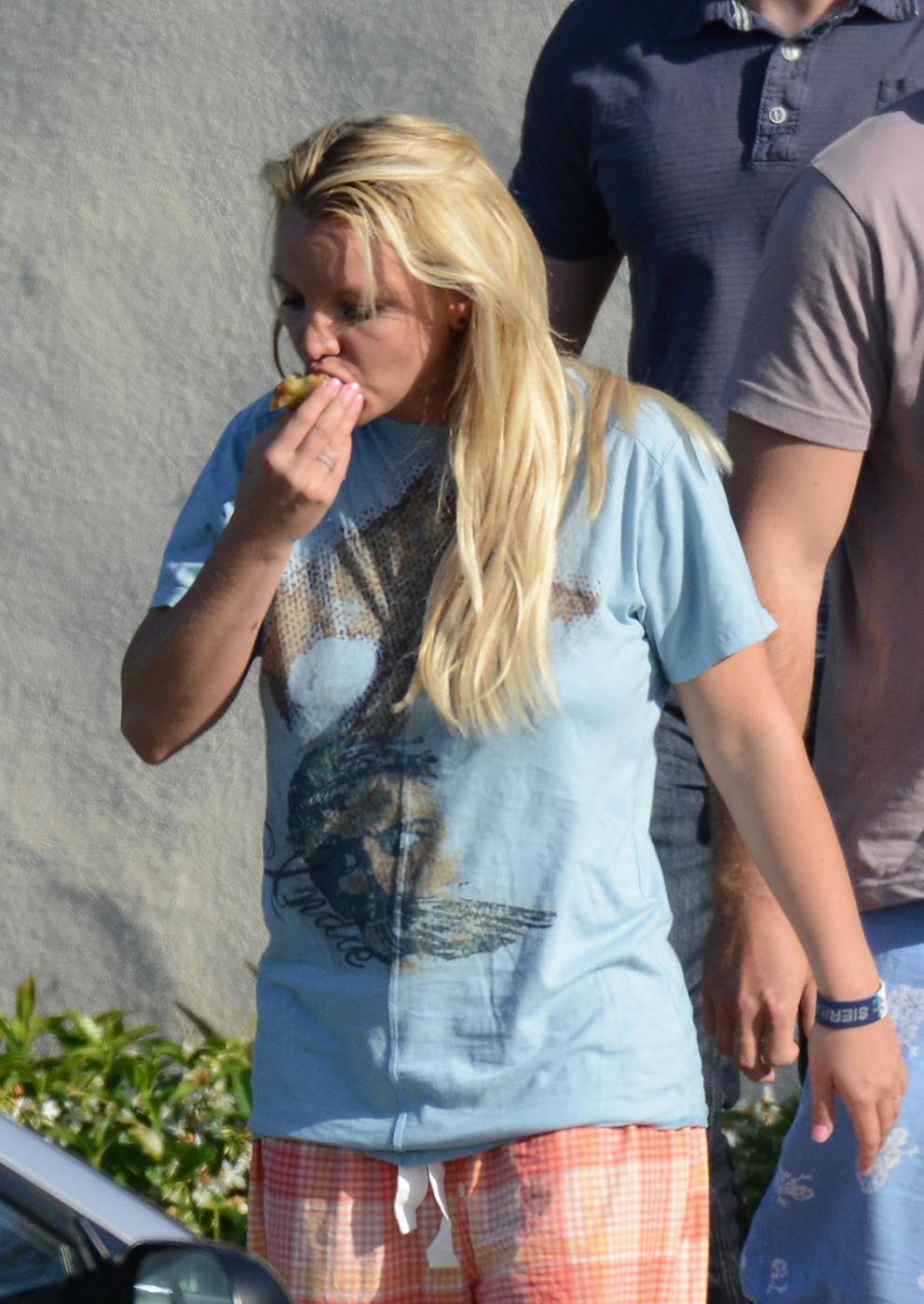 Britney Spears in vacanza con il fidanzato David Lucado03