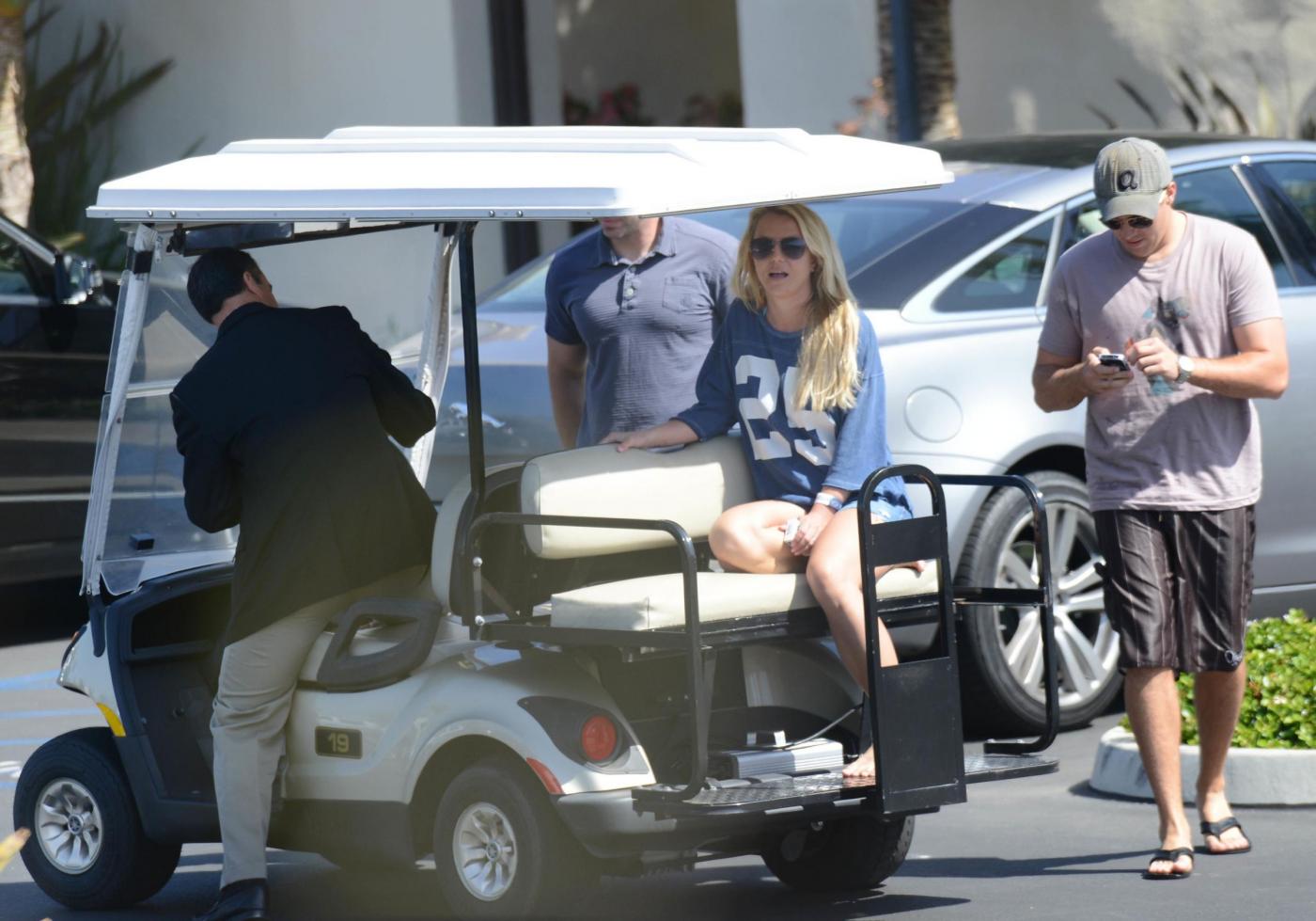 Britney Spears in vacanza con il fidanzato David Lucado05