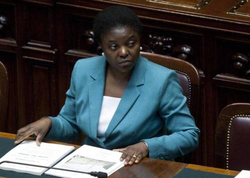 Cécile Kyenge attacca Roberto Calderoli: "Lasci il posto a chi é capace"