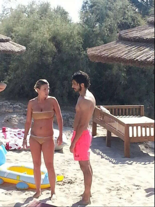 Emma Marrone e Marco Bocci in spiaggia a Gallipoli01