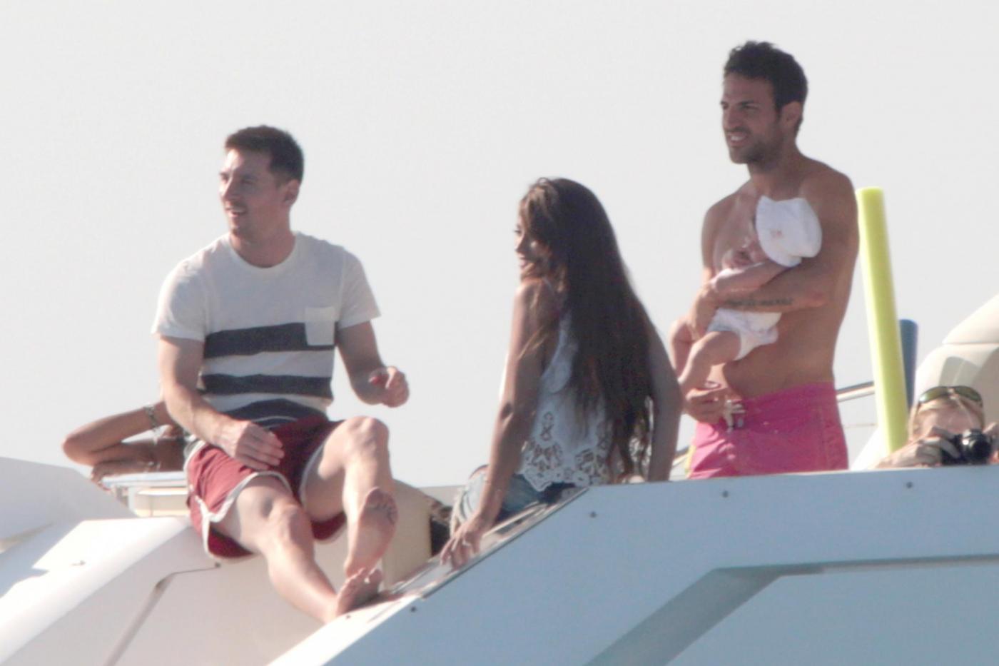 Messi e Fabregas in vacanza a Formentera 01