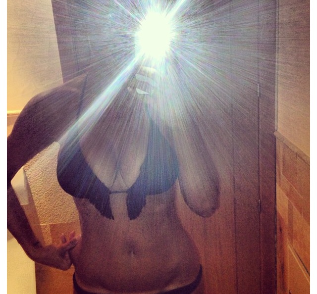 Nicole Minetti, sentenza caso Ruby vicino. Lei si gode l'estate12