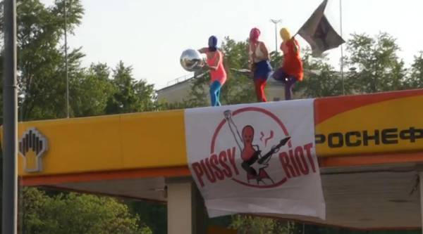 Pussy Riot nuovo video contro il colosso energetico Rosneft04