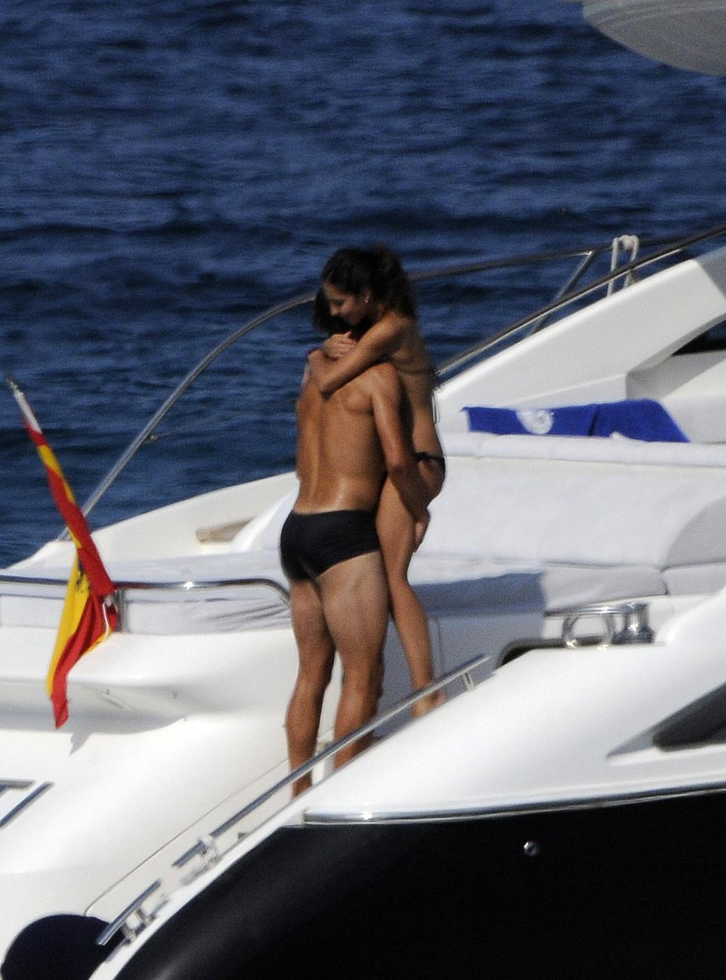 Rafa Nadal sullo yacht a Maiorca con fidanzata e amici09