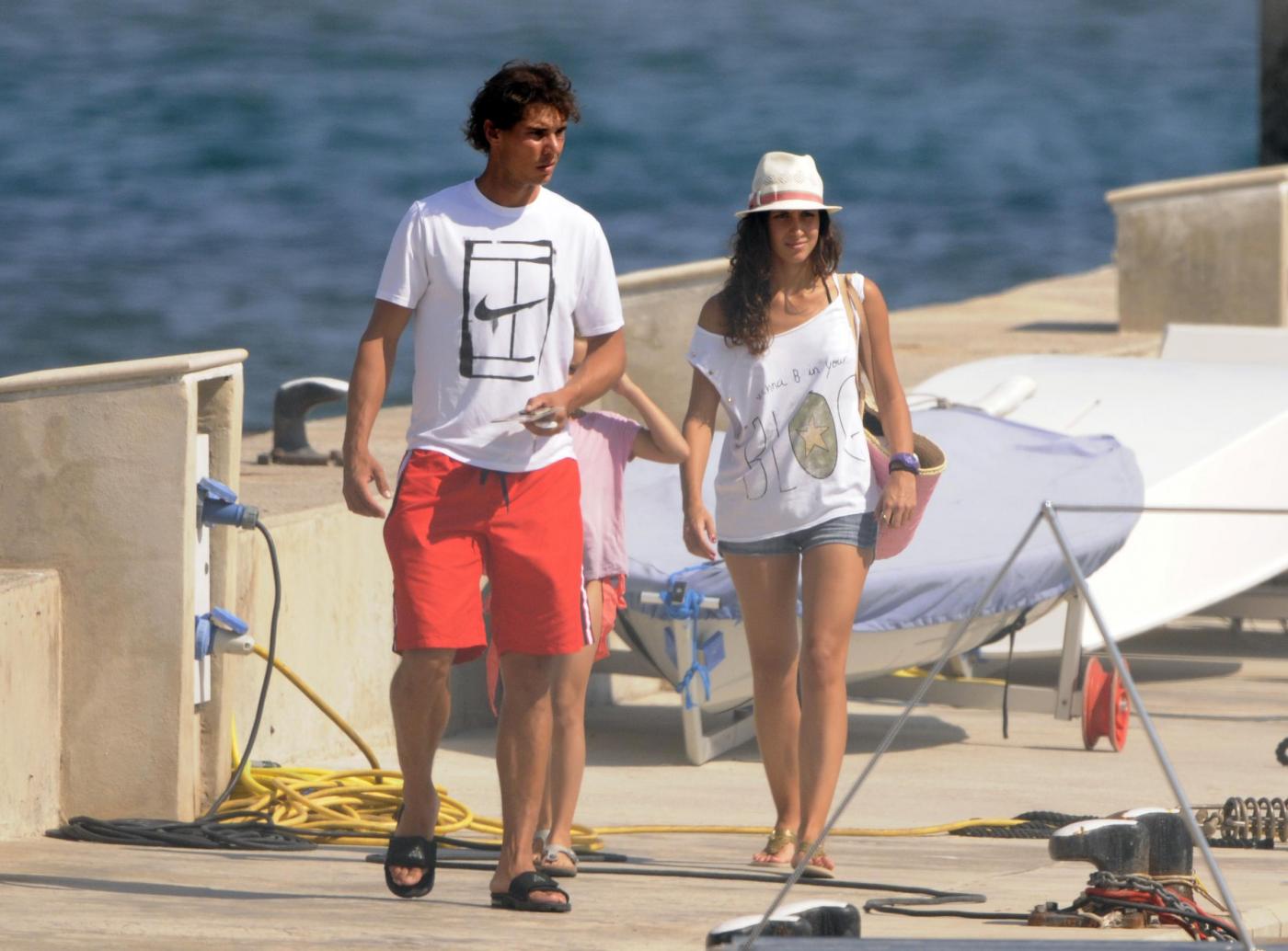 Rafa Nadal sullo yacht a Maiorca con fidanzata e amici04