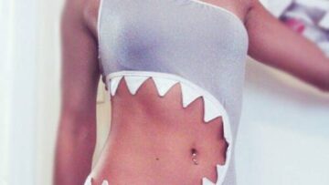 Sharkini, il bikini con il morso dello squalo02