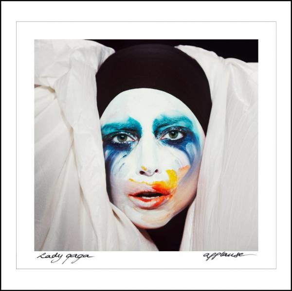 Lady Gaga, su Twitter la cover di "Applause", il nuovo singolo