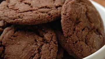 Ricette di dolci: biscotti al cioccolato con mandorle e cannella