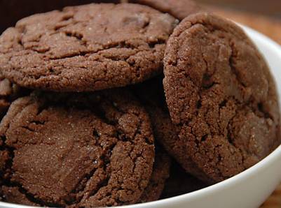 Ricette di dolci: biscotti al cioccolato con mandorle e cannella