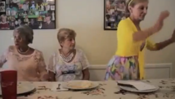 Le nonne che ballano come Miley Cyrus