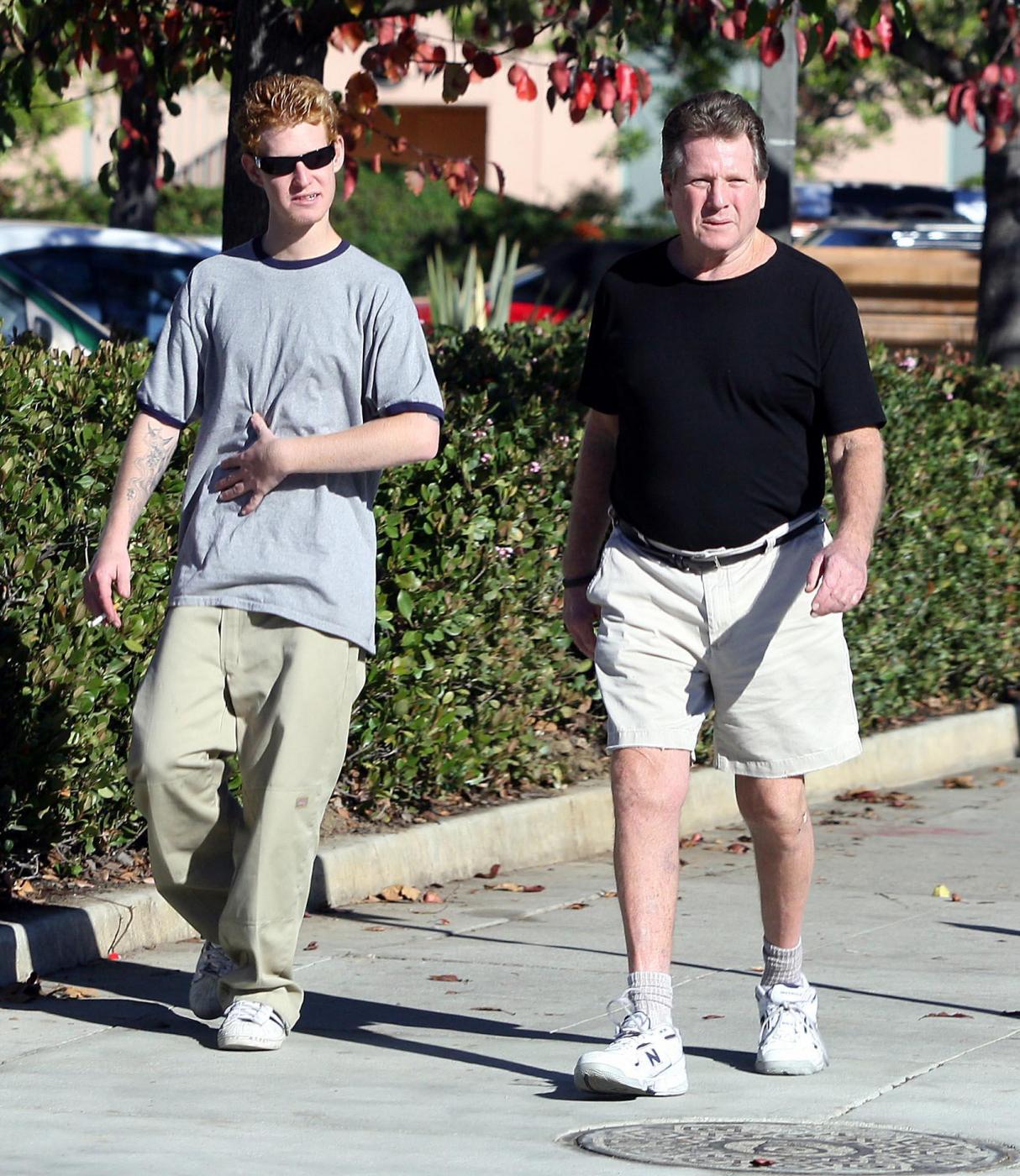 Redmond O'Neal, il figlio di Farrah Fawcett irriconoscibile a Malibù