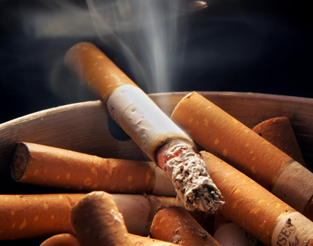 Fumo, i motivi di chi smette: paura delle rughe e impotenza