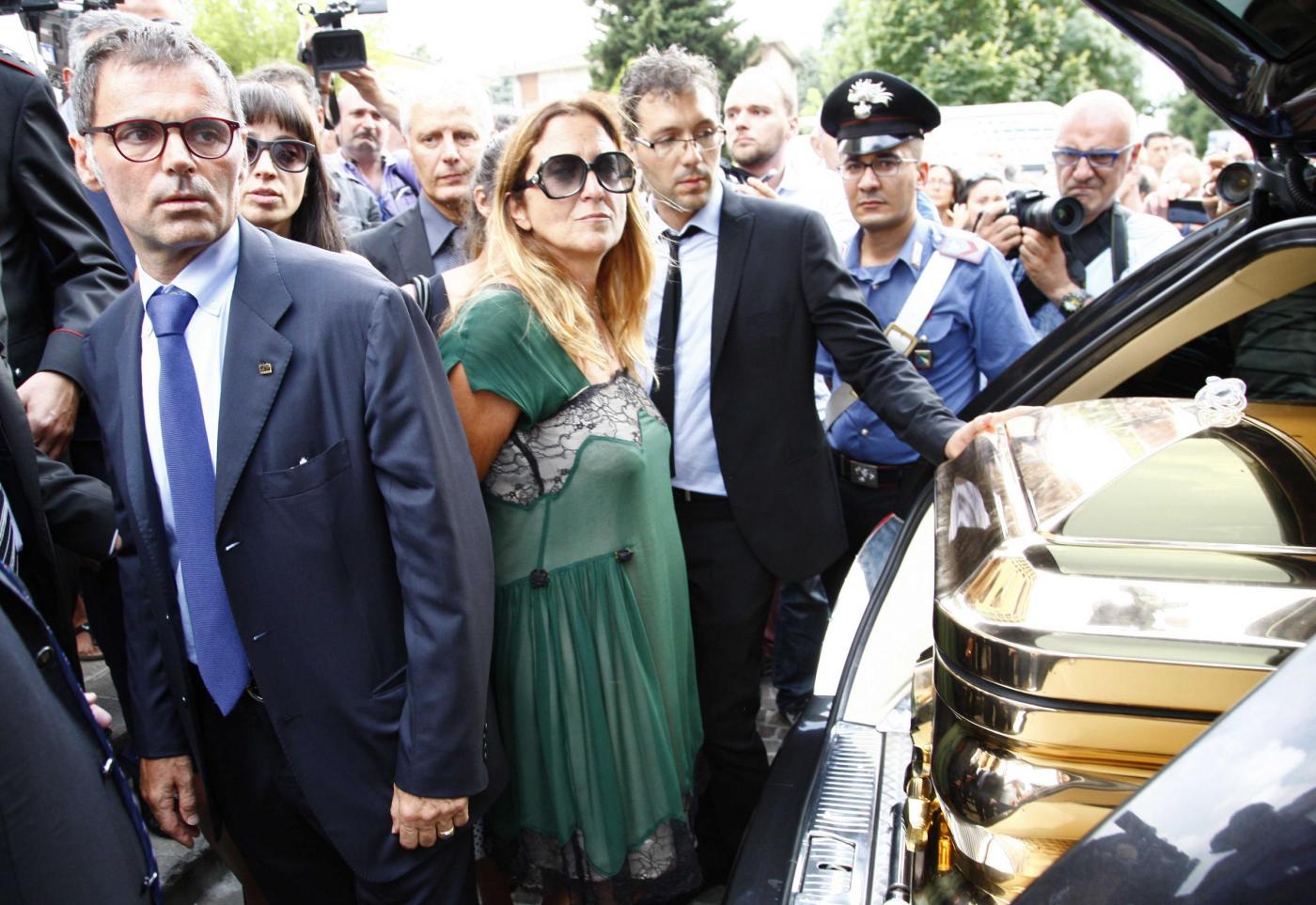 Alice Gruppioni, funerali la bara d'oro13