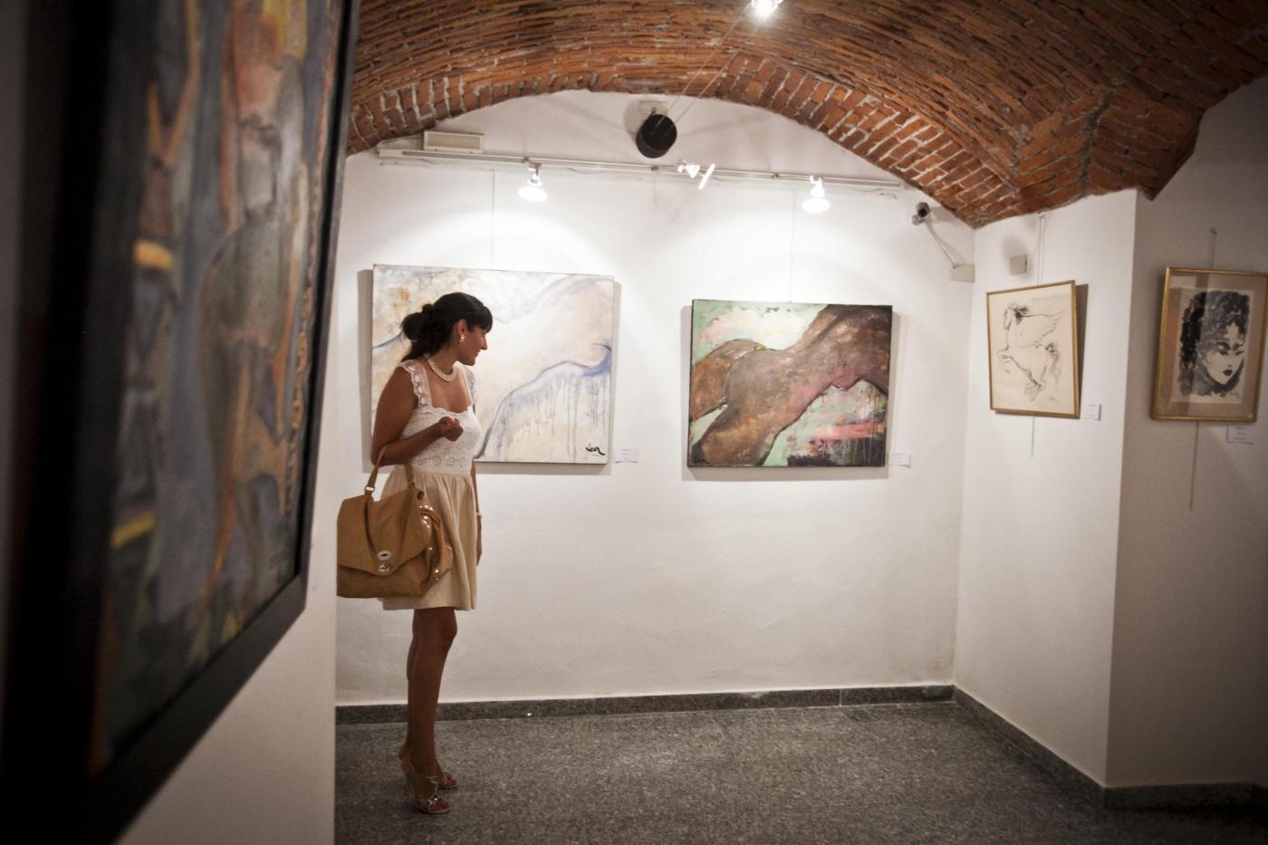 Amanda Lear, la musa di Dalì pittrice alla Milano Art Gallery07