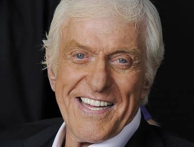 Dick Van Dyke, salvato da un auto in fiamme lo spazzacamino di Mary Poppins