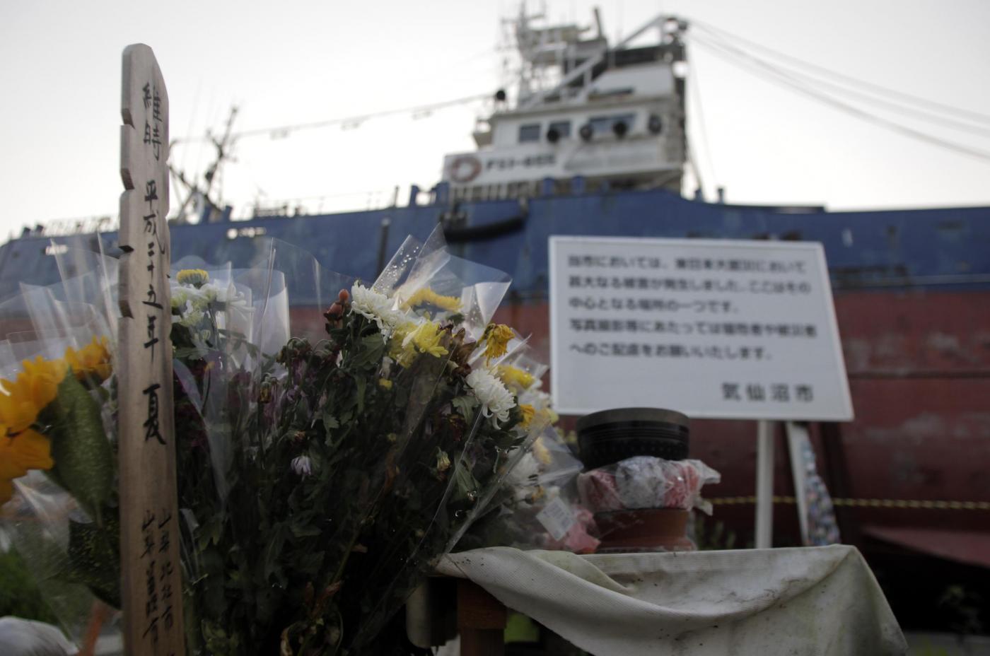 Giappone, la nave incagliata simbolo dello tsunami sarà demolita 06