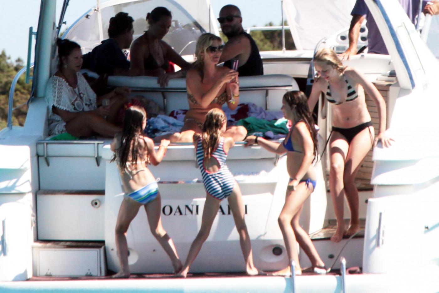 Kate Moss in vacanza a Formentera03