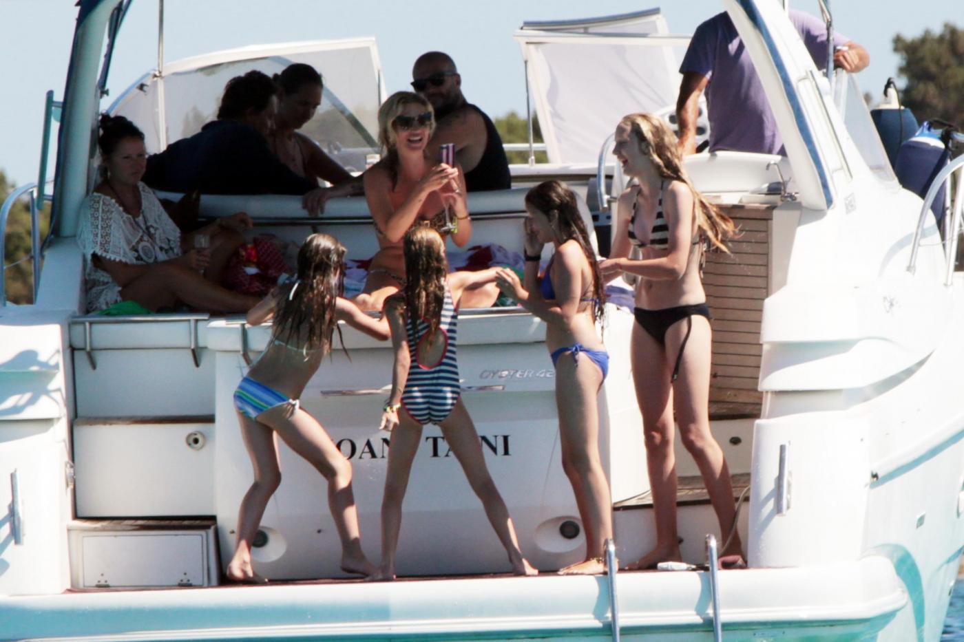 Kate Moss in vacanza a Formentera02