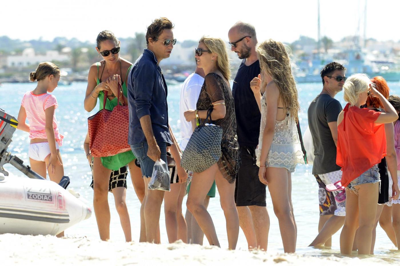 Kate Moss in vacanza a Formentera12