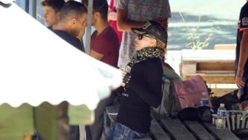 Madonna in vacanza in Francia gioca a paintball con i figli e Brahim 02
