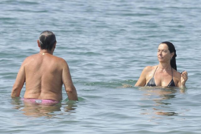 Monica Guerritore con il marito Nicola Zaccaria a Forte dei Marmi 10
