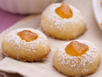 Ricette di dolci: biscotti al burro con marmellata