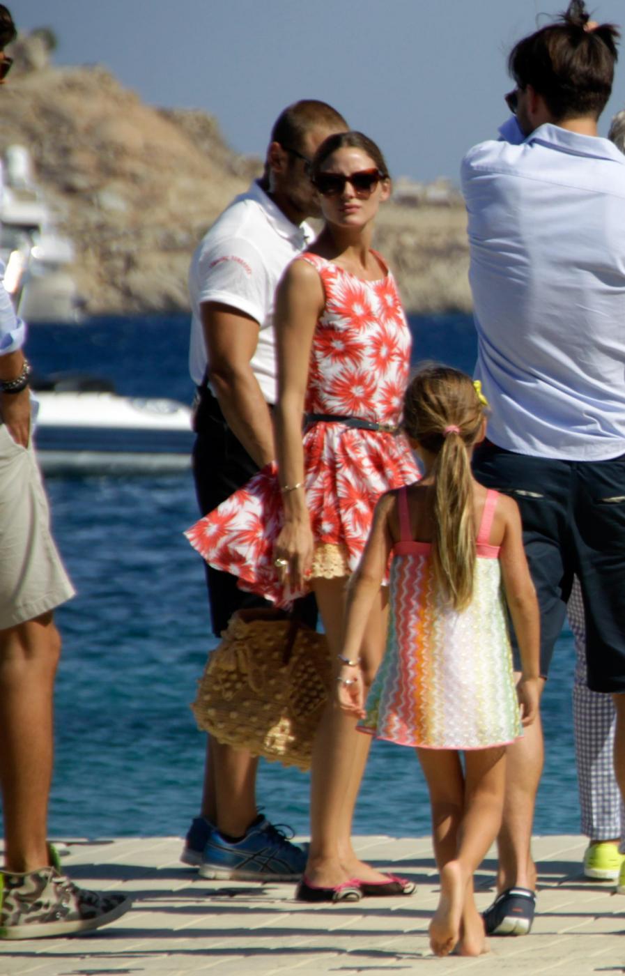 Valentino sullo yacht a Mykonos: con lui la blogger Olivia Palermo08
