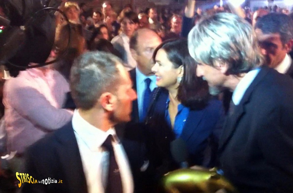 Laura Boldrini Tapiro d’Oro di Striscia: Valerio Staffelli cacciato (foto e video)