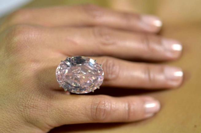 Diamante rosa da 60 mln di dollari all'asta da Sotherby's02