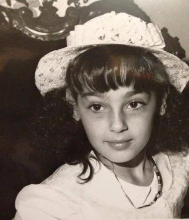Anna Tatangelo, foto da bimba su Twitter: occhioni dolci e cappellino
