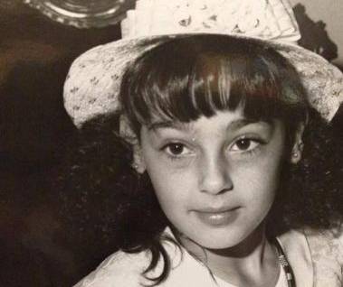 Anna Tatangelo, foto da bimba su Twitter: occhioni dolci e cappellino