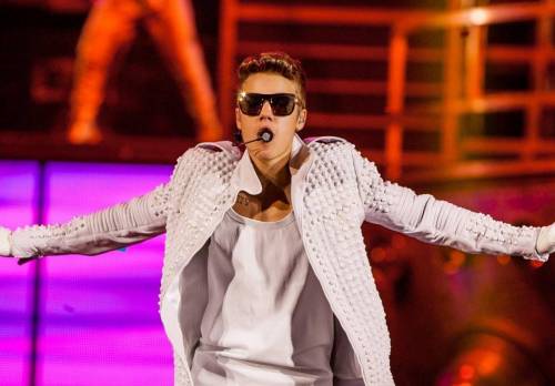 Justin Bieber: "Troppe pressioni, mi stanno rovinando la carriera"