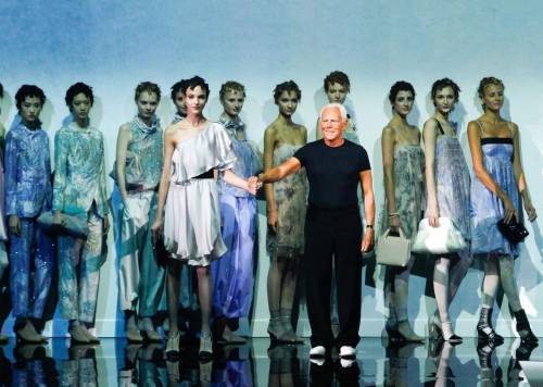 Giorgio Armani, donna femminile con brio per la p/e 2014