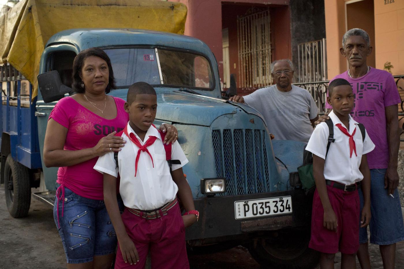 Cuba, quartiere abitato quasi interamente da coppie di gemelli06