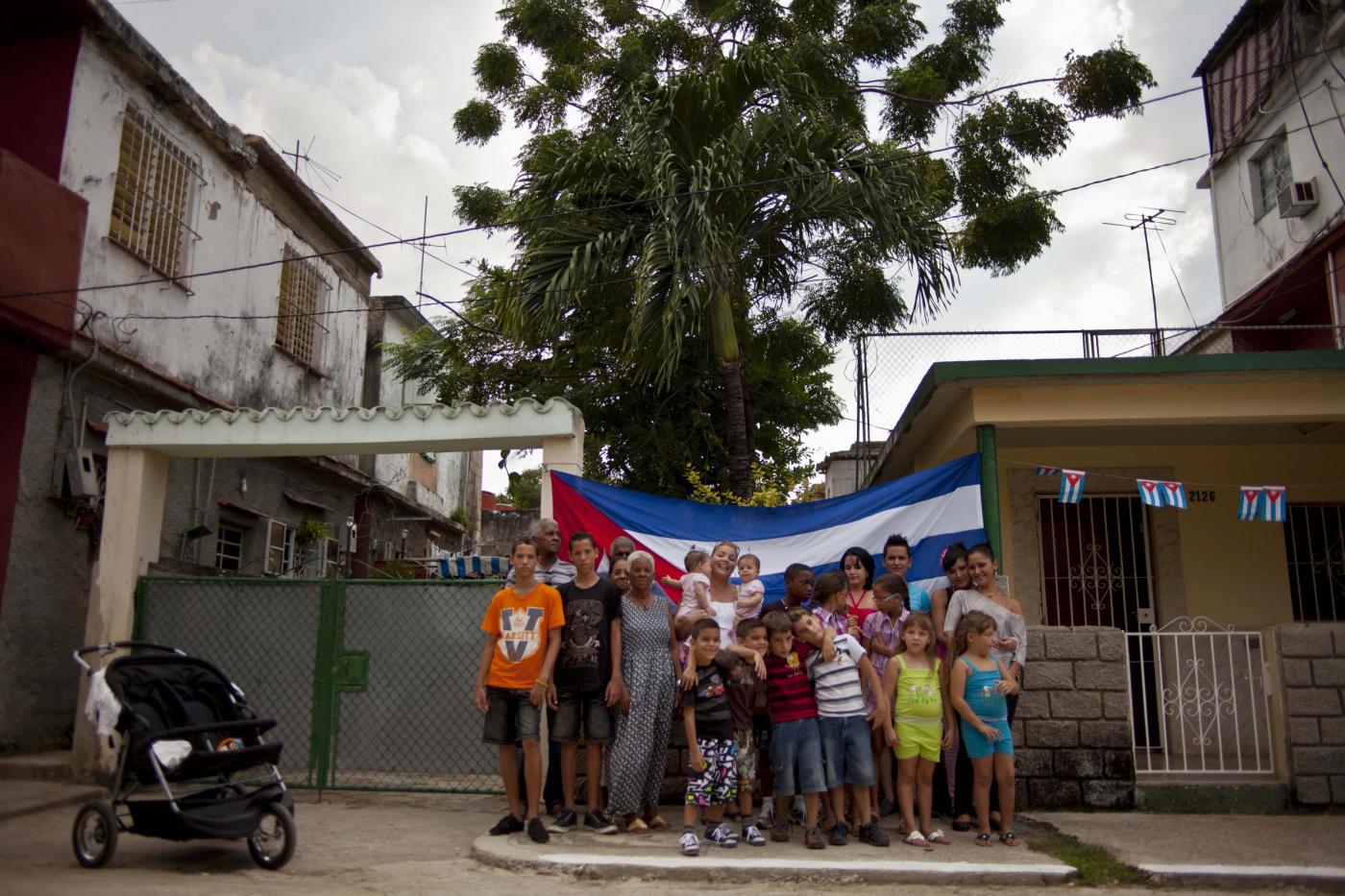 Cuba, quartiere abitato quasi interamente da coppie di gemelli04